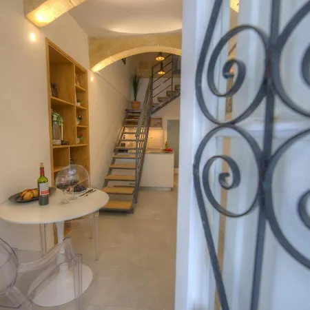 Cute And Modern Duplex Apartment In Ideal Location Rcas1-1 Valletta Exterior photo