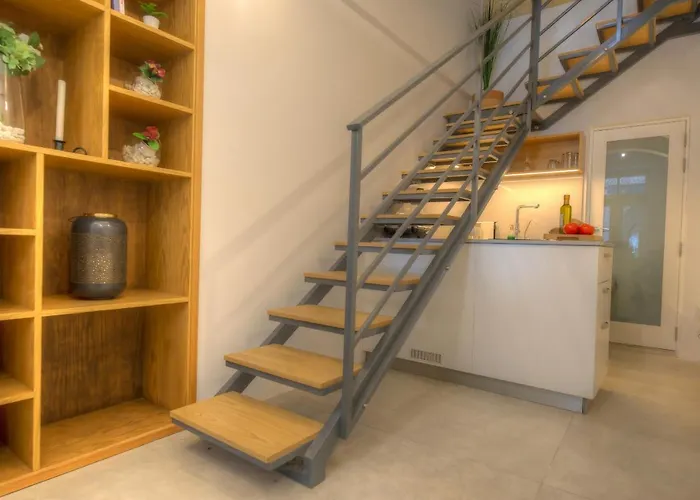 Cute And Modern Duplex Apartment In Ideal Location Rcas1-1