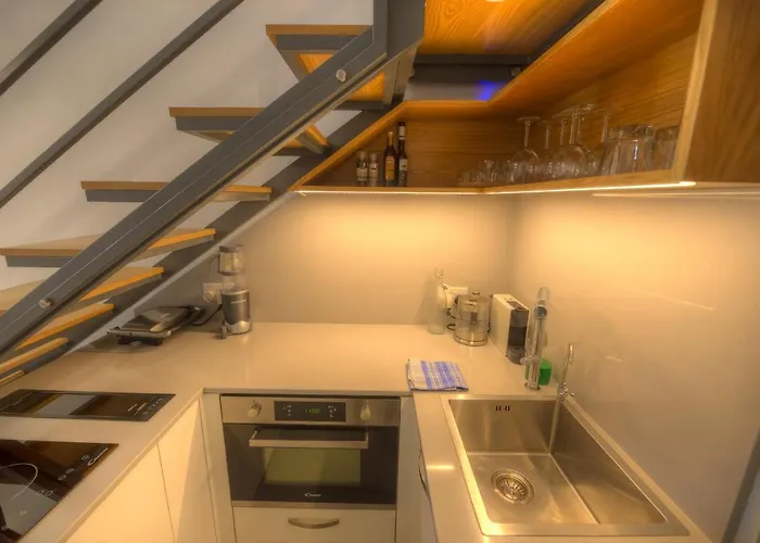 Cute And Modern Duplex Apartment In Ideal Location Rcas1-1