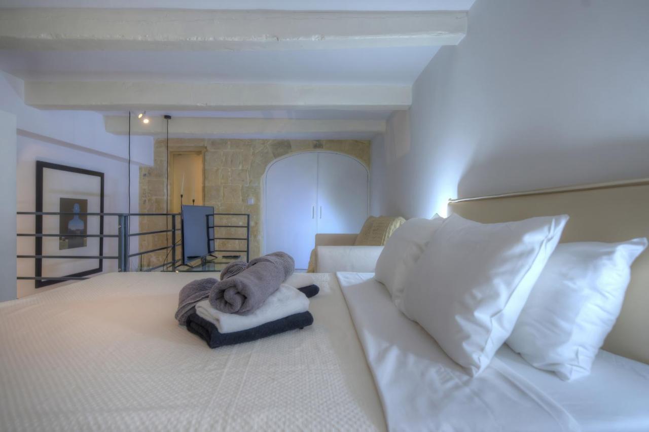 Cute And Modern Duplex In Ideal Location Rcas1-1 *
