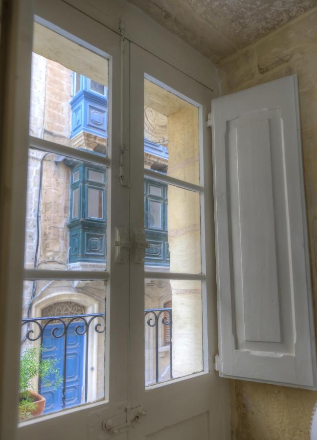 Cute And Modern Duplex In Ideal Location Rcas1-1 *