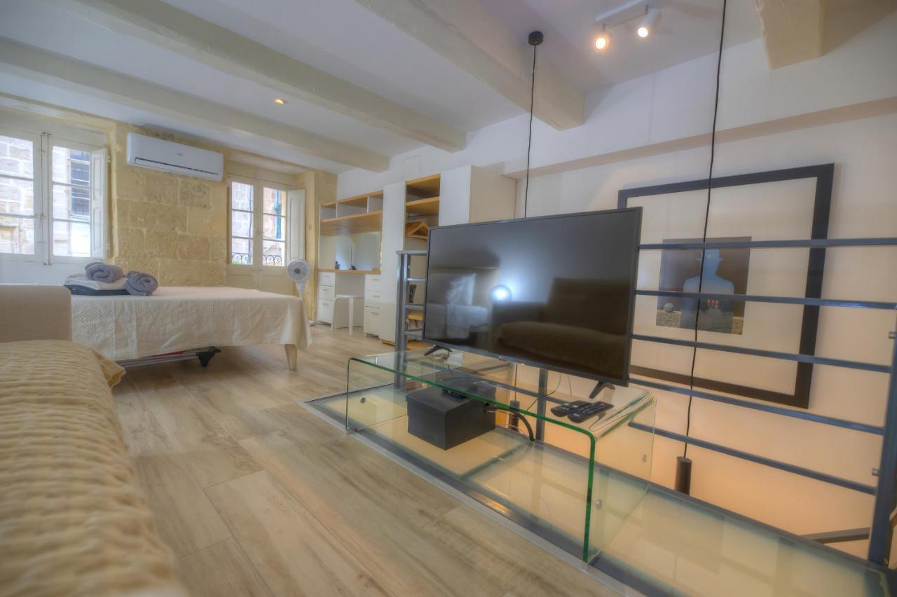 Cute And Modern Duplex In Ideal Location Rcas1-1 Apartment Valletta