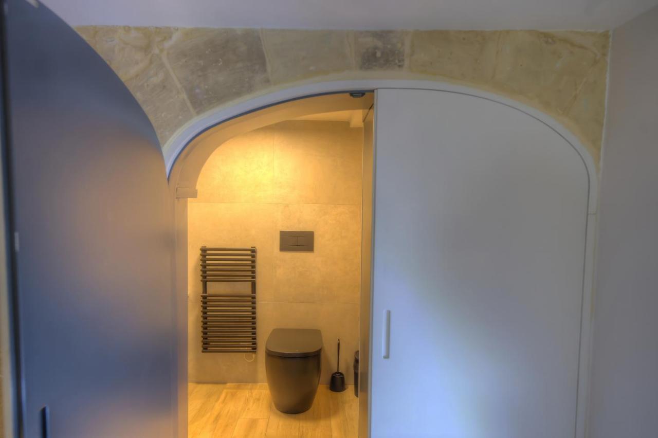 Cute And Modern Duplex In Ideal Location Rcas1-1 Apartment Valletta