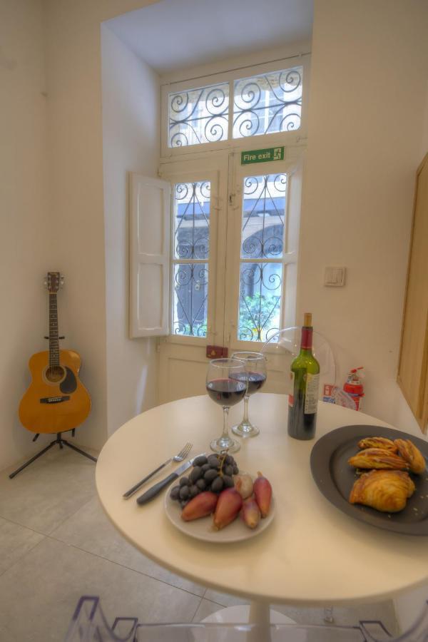 Cute And Modern Duplex In Ideal Location Rcas1-1 Apartment *